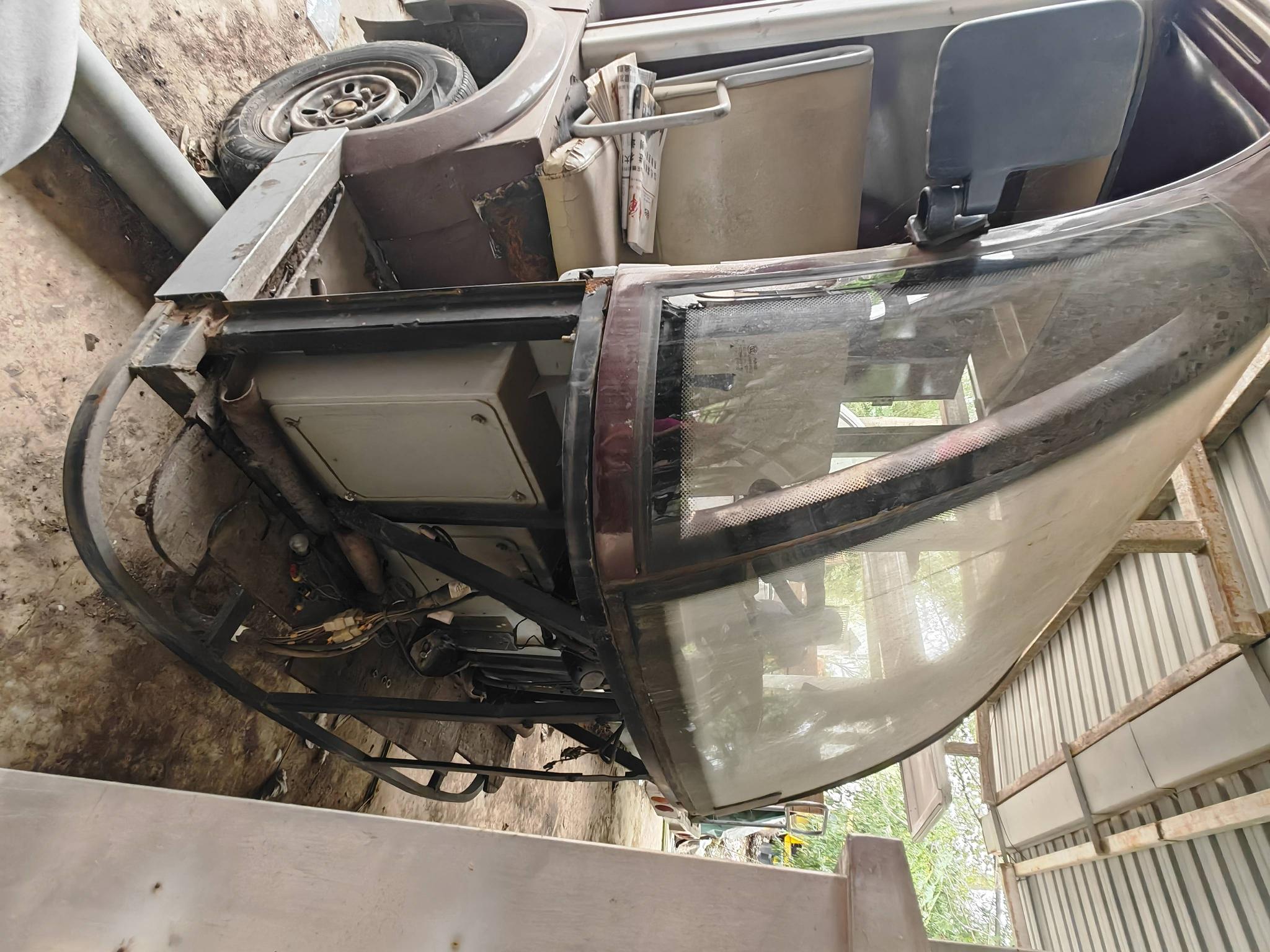 电动餐车、巡逻车各1辆转让公告