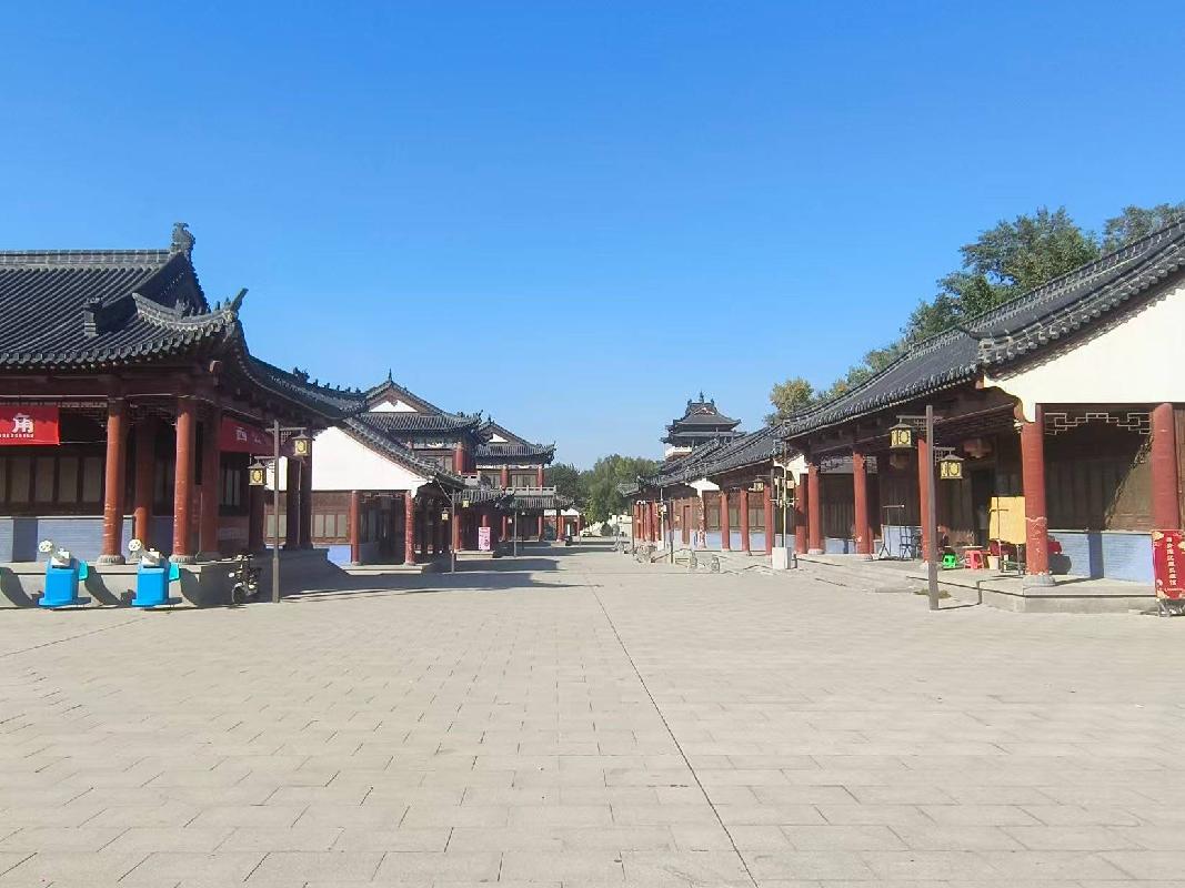 奎屯市国有资产投资集团有限责任公司位于北京西路59号锦绣园风景区（古街、珍苑、游泳池、毡房、南门厢房26间）24157.19㎡对外招租（租期6个月）
