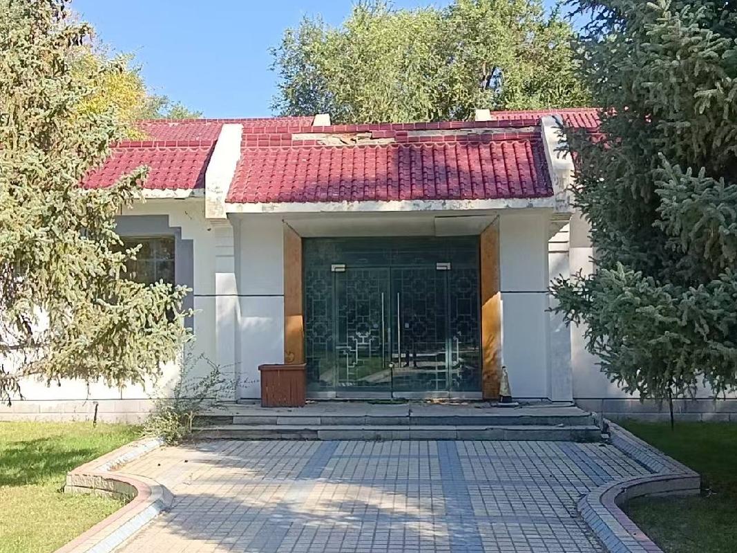 奎屯市国有资产投资集团有限责任公司位于北京西路59号锦绣园风景区（古街、珍苑、游泳池、毡房、南门厢房26间）24157.19㎡对外招租（租期6个月）