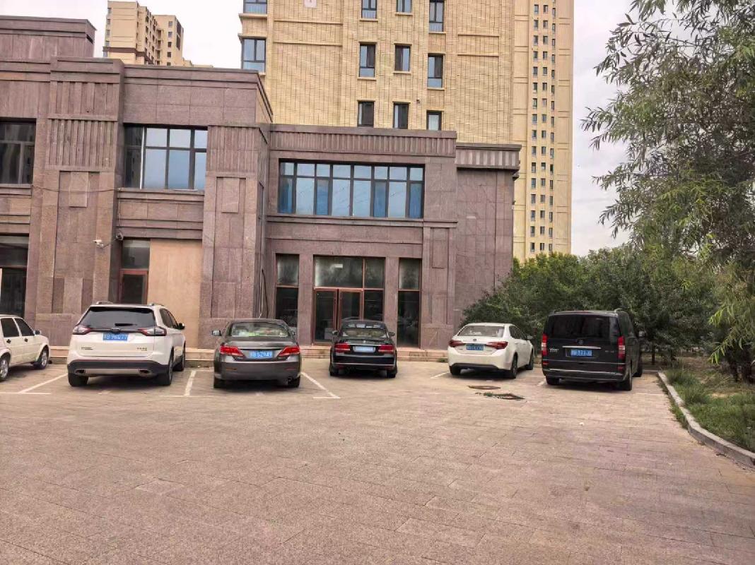 包头市九原区沙河西街2号街道泰华园1-109的商业服务用途房地产租赁项目