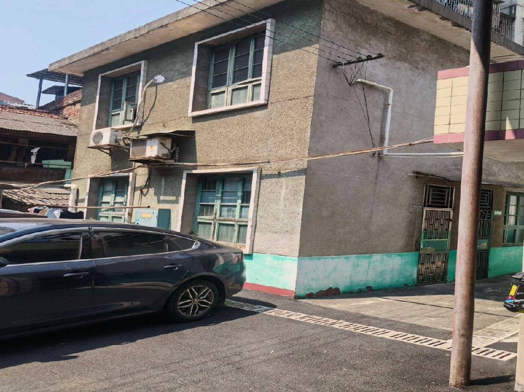 位于永兴县便江镇县正街480号的永兴国有药材有限公司7套房产出租