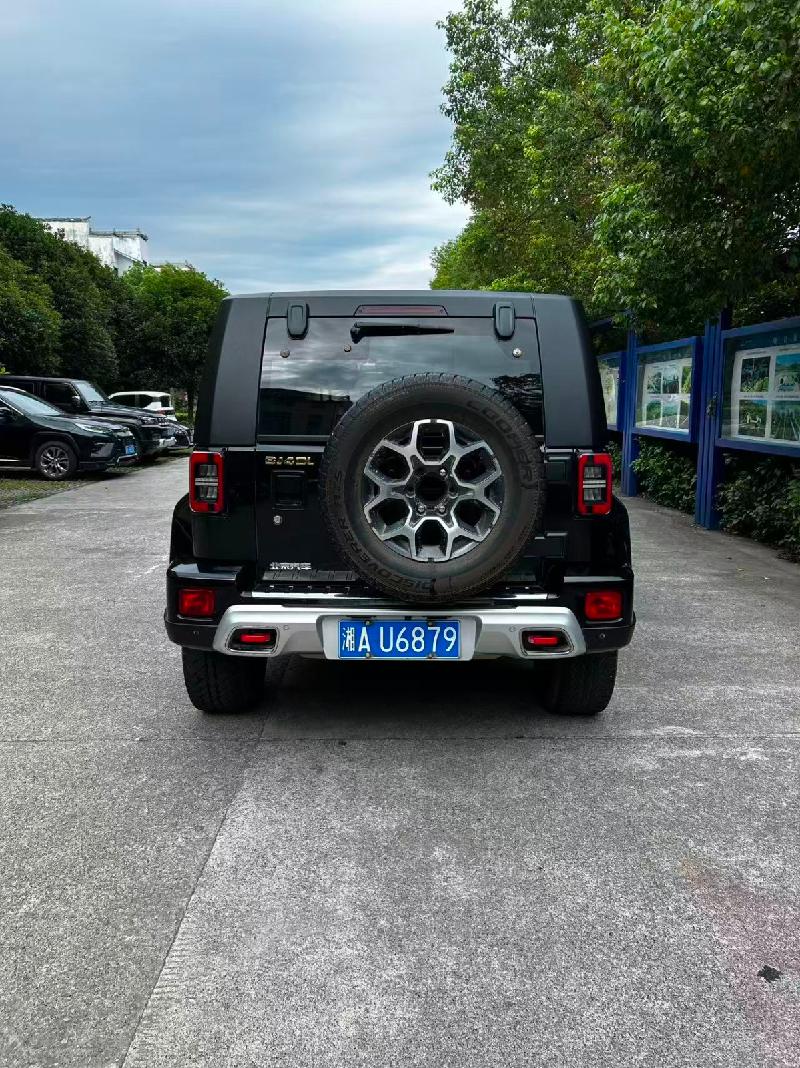 【新新张官高速永定分公司】湘AU6879北京牌BJ2030F7VAH小型越野客车(国资监测编号GR2026HN1003703)