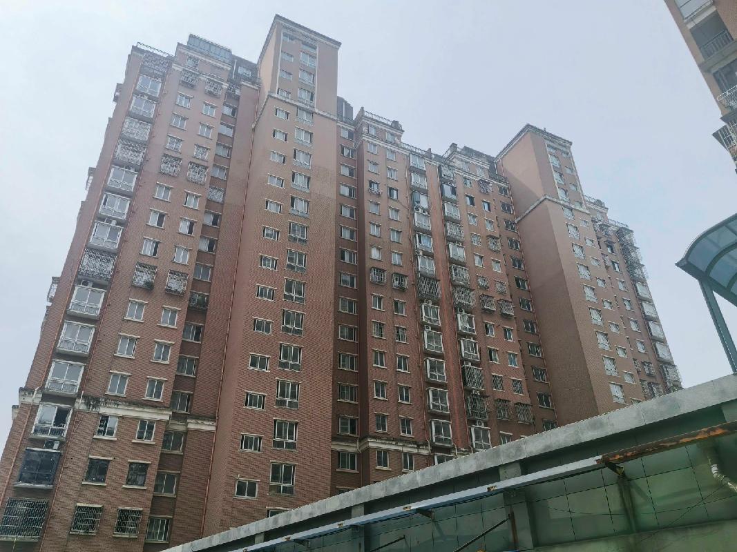 安庆市迎江区华中东路水岸花都小区A-3幢2单元26套住宅转让公告
