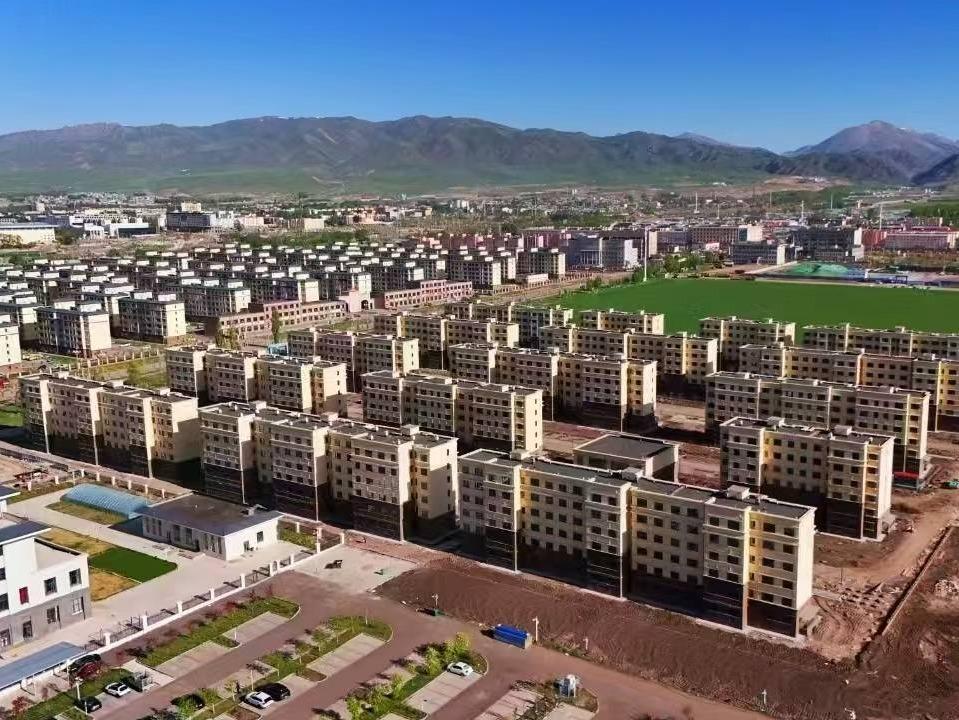 昭苏县住建局位于昭苏县东城区牧歌馨居及南城区平山佳苑小区内的1134套城镇保障性住房经营权对外承包（经营权二十年）