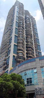 厦门市思明区莲岳路158号4宗住宅、嘉禾路303号共七套房产分别转让