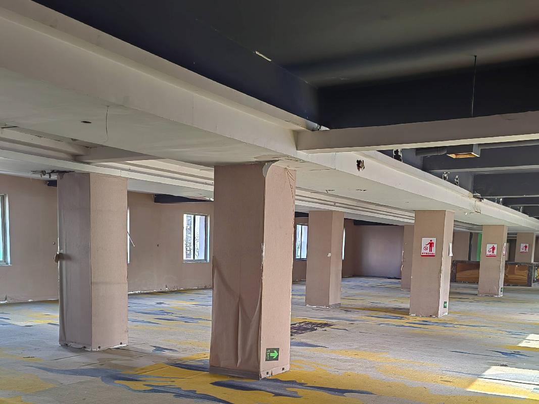 连云港市苍梧房地产开发有限公司万源综合楼63套商业房地产整体转让交易公告(国资监测编号GR2026JS3003807)