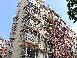 安庆市迎江区华中东路水岸花都小区C-17幢、C-18幢、C-19幢等16套住宅转让公告