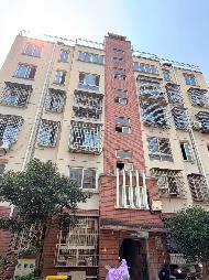 安庆市迎江区华中东路水岸花都小区C-17幢、C-18幢、C-19幢等16套住宅转让公告