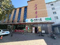 伊犁新华书店有限责任公司位于昭苏县解放路101号新华书店综合楼二楼（面积约452㎡）对外招租（租期四年半）