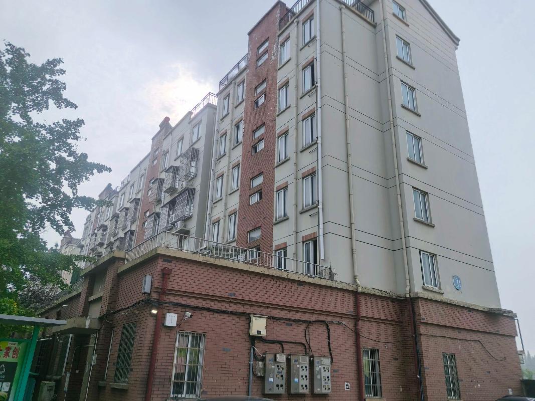 安庆市迎江区华中东路水岸花都小区C-24幢、C-2幢、C-3幢、C-4幢、C-8幢、C-9幢共20套住宅转让公告