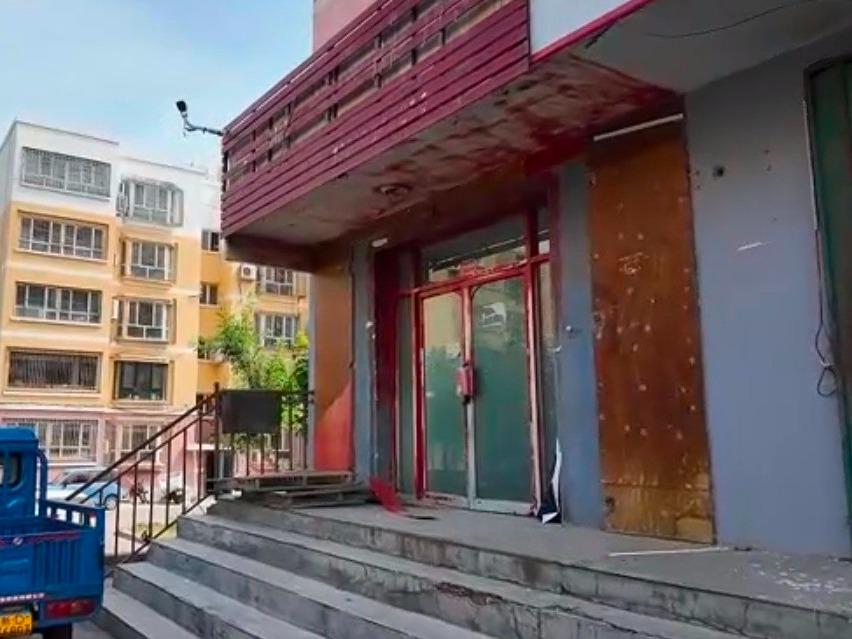 奎屯市万利租赁服务有限公司位于康乐园78一8号商铺31.62㎡对外招租（租期3年）