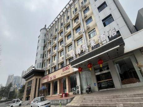 朝阳东路1号办公区西北角一栋6层楼房（原劳动宾馆明辉凯莱大酒店）