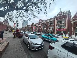 霍尔果斯出入境边防检查站位于霍尔果斯市亚欧南路1号一栋临街商铺（9491.98㎡）对外招租，租期五年