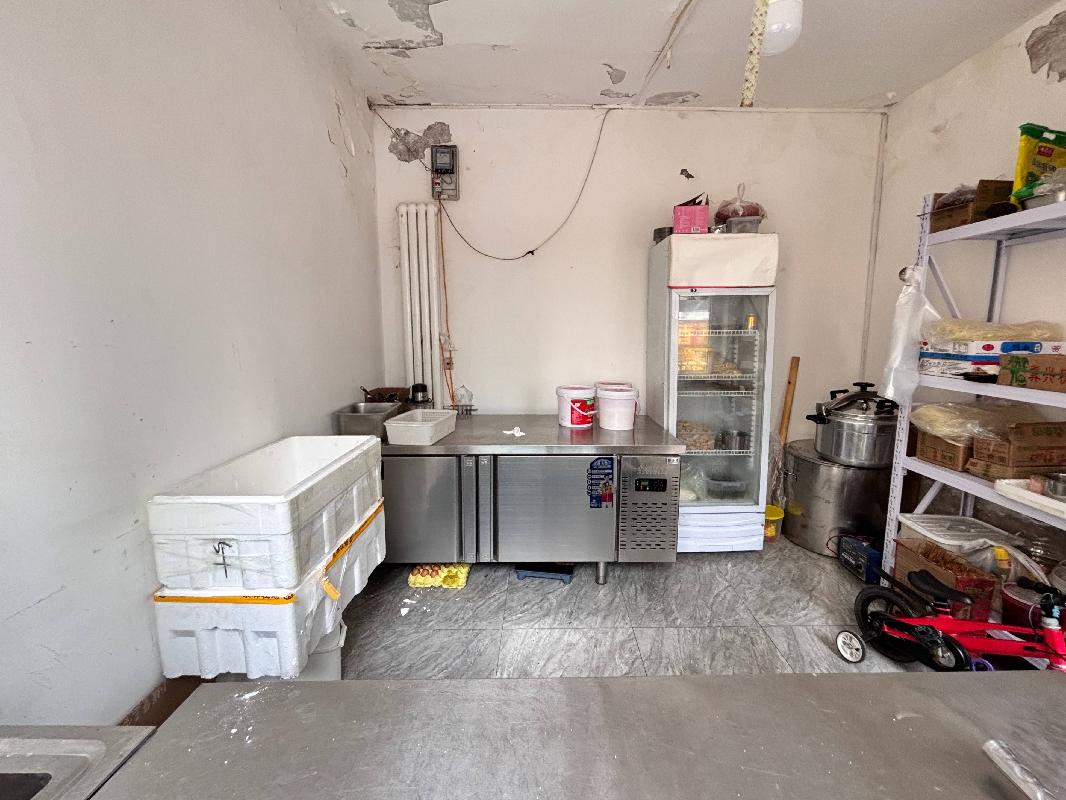 东胜区伊化北路33号街坊1层4号公开转让（鄂尔多斯市东胜区发展和改革委员会）(国资监测编号GR2026NM1005050)