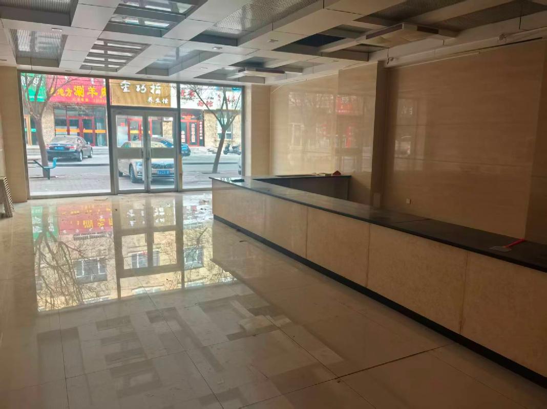 乌拉特前旗乌拉山镇教育路行吟水榭小区1-4号楼14号商铺转让项目