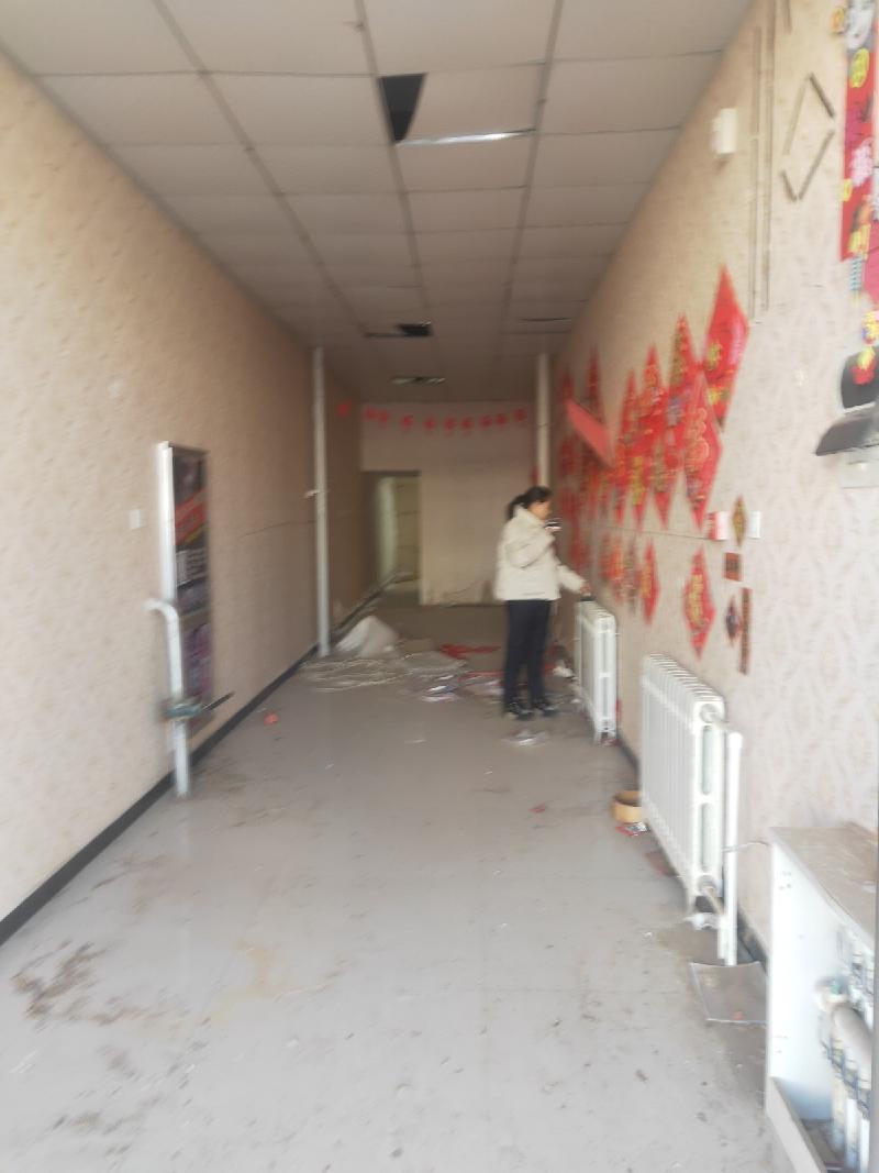 内蒙古农村商业银行股份有限公司翁牛特旗支行持有的乌丹镇五金公司商住楼-商业-2房产转让