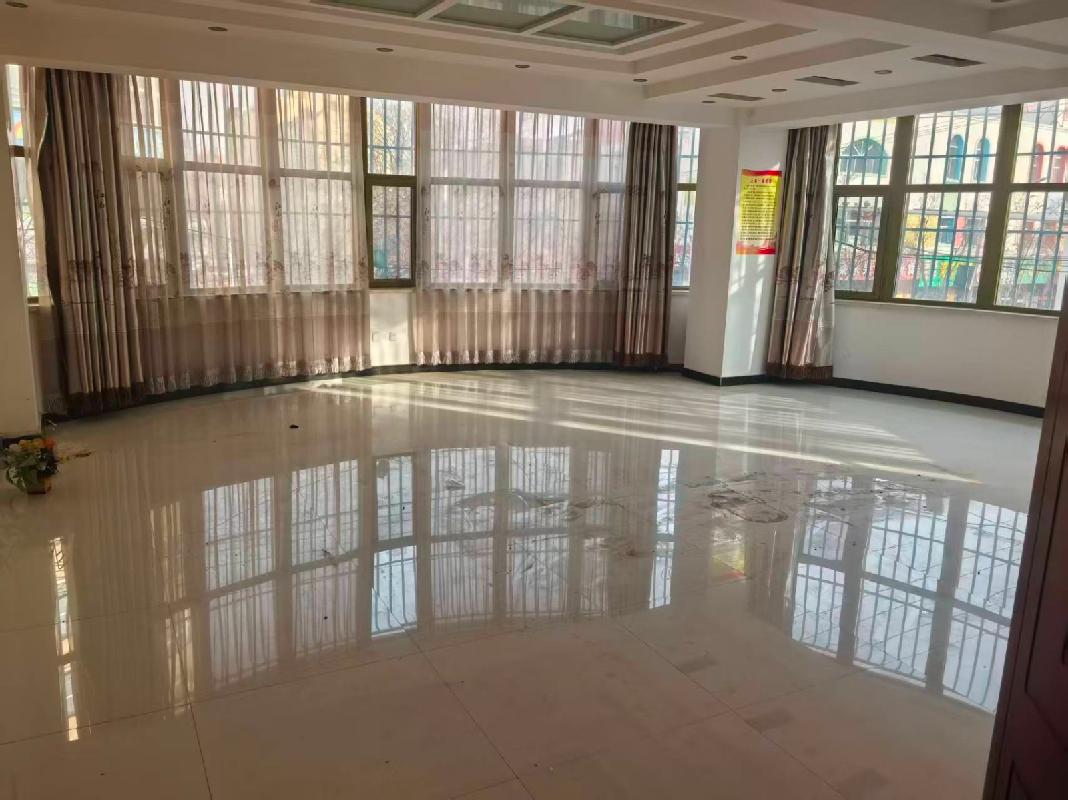 乌拉特前旗乌拉山镇教育路行吟水榭小区1-4号楼14号商铺转让项目