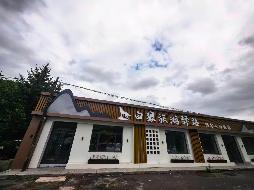 阿尔山市白狼镇少数民族特色村骑乘马管理用房出租，租赁面积约230平方米（租期：3年，租金底价：1.2万元/年）