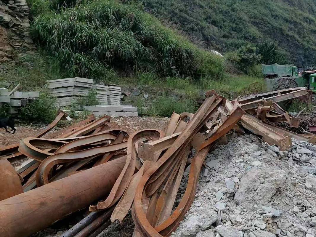 废旧钢筋头、临时仰拱废拱架及钢护筒等材料一批 （预估总重量约40吨）(国资监测编号GR2026HN1003819)