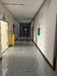 乌海市乌达区维邦广场（由维邦市场、维邦商场、维邦餐饮楼组成）二楼、三楼自有房产公开挂牌转让