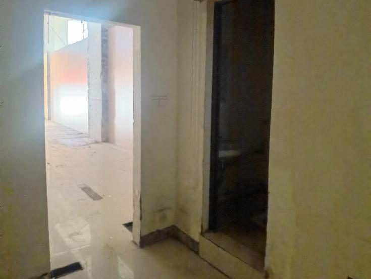 柳州市桂中大道南端2号阳光壹佰城市广场7栋沿街一间商铺租赁权招租公告