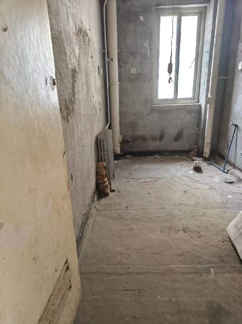 中国电信股份有限公司天水麦积区分公司所属麦积区马跑泉路种子公司商住楼1幢3单元7层702室房产转让公告(国资监测编号GR2026GS1001648)