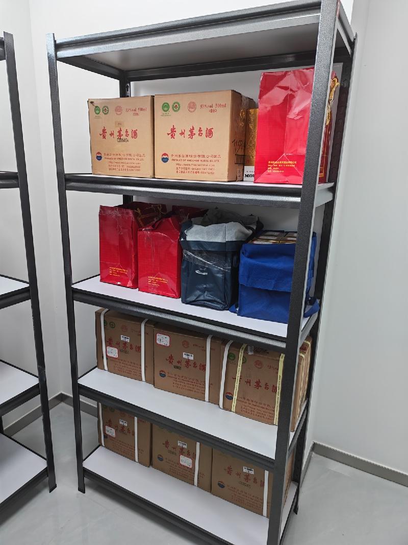 工艺摆件、书法字画及白酒等涉案物品一批处置公告