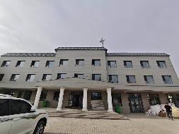 尼勒克县融通能源发展有限公司位于尼勒克县胡吉台乡宏泰煤矿办公楼建面约1583.62㎡整体对外招租