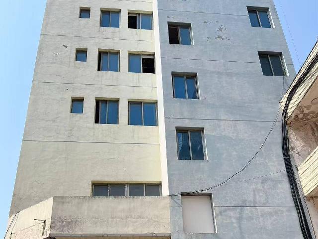 柳州市柳南区鹅山路菜市区23号(综合楼)2-12层、鹅山路菜市区23号1栋1-3层及7层转让公告