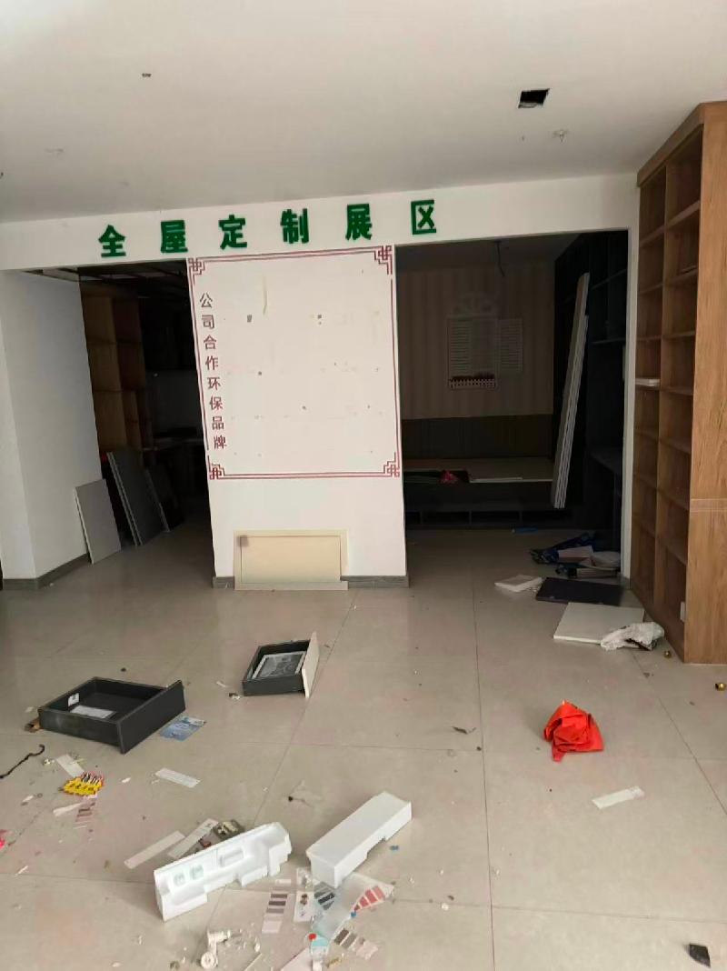 包头市青山区友谊大街67号文化创意园传媒大厦A座八层801-804、806房产出租（租金145306元/年，租期5年）(国资监测编号GR2026NM1004763)