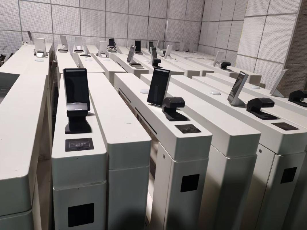 一批UPS电源及蓄电池、智能安全管控系统、暖气片等废旧物资转让（鄂尔多斯伊金霍洛国际机场有限公司）(国资监测编号GR2026NM1004761)