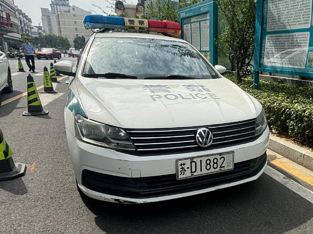 [常州市](苏D1882警）大众汽车牌SVW71617MM1.6L小型轿车转让