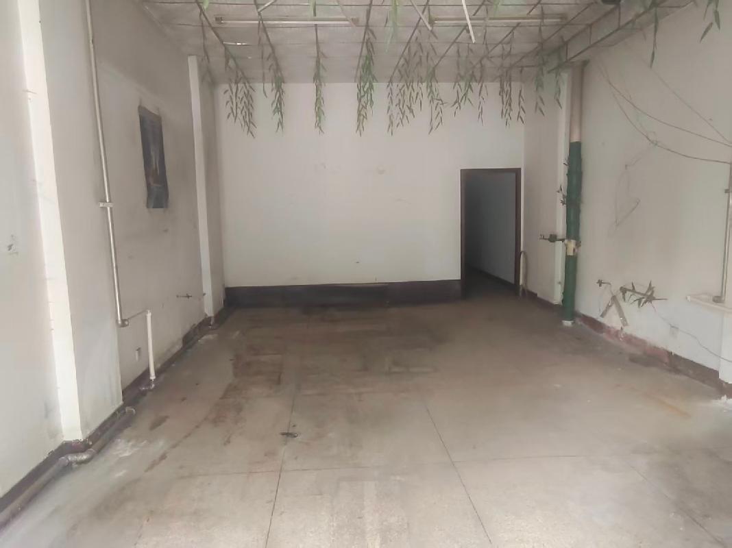 赤峰红山区永巨办事处三东街路北建鑫综合楼房屋1-12房产出租（年租金底价11735.0元，租期1-3年）