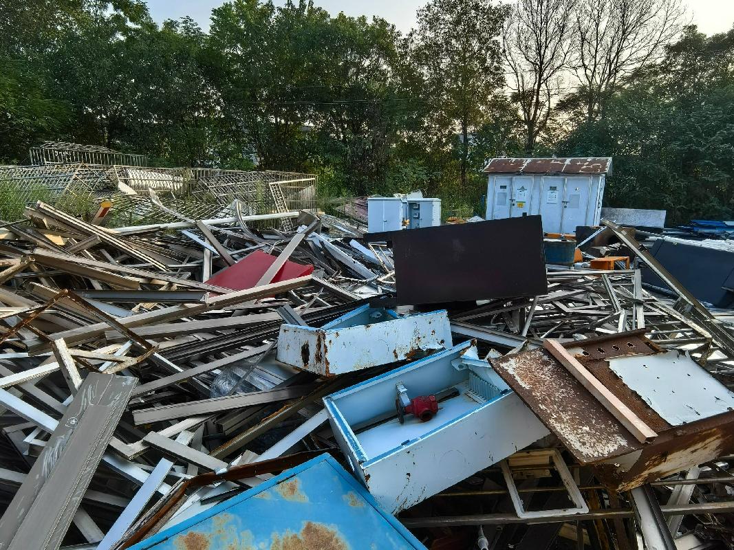 [岳阳市]京港澳（岳阳段）拆除一批废旧资产（废铁、废钢、废不锈钢、废铝合金和铝材质）