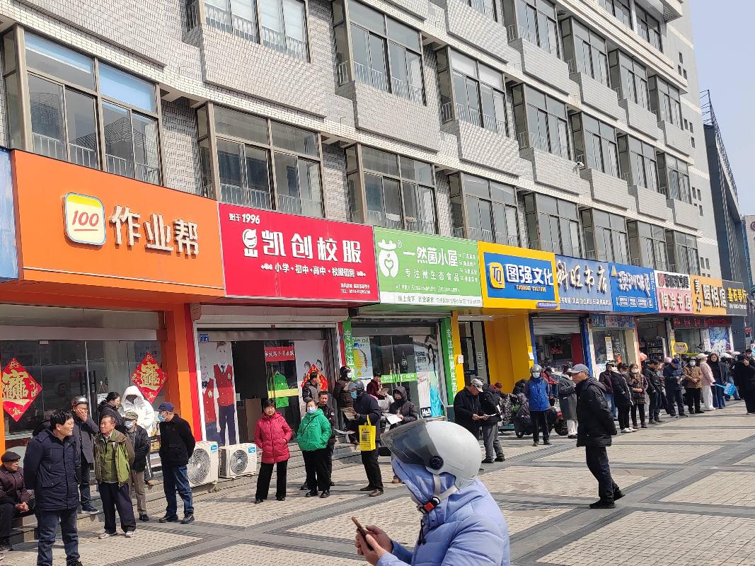 连云港市解放路小学临近海连中路11间门面房独立招租
