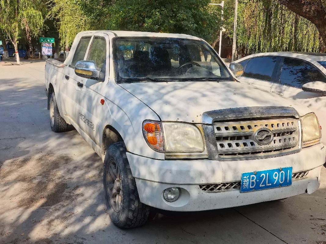 [乌鲁木齐市]新疆宏宇泰基建筑有限公司转让一辆轻型普通客车（新B2L901）