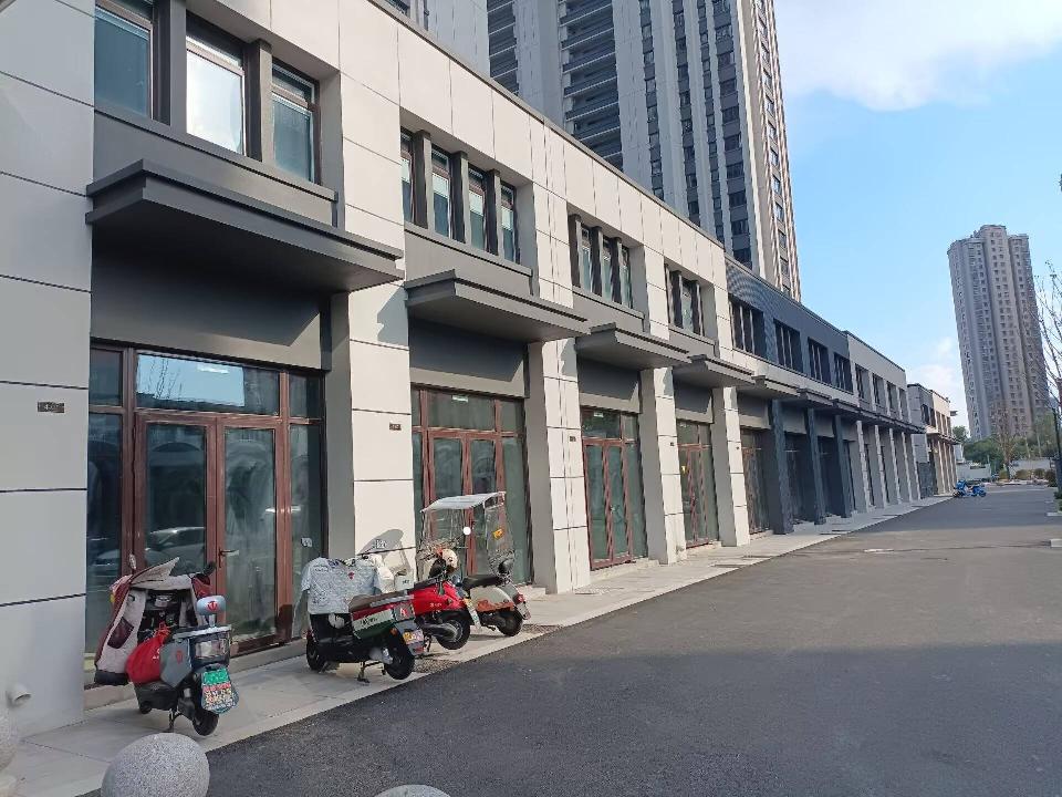 [淮安市]雅居苑4号楼01-12招租公告