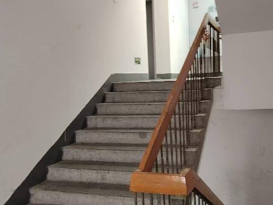 淮安市大治路6号院内西副楼3楼10间招租公告招租公告