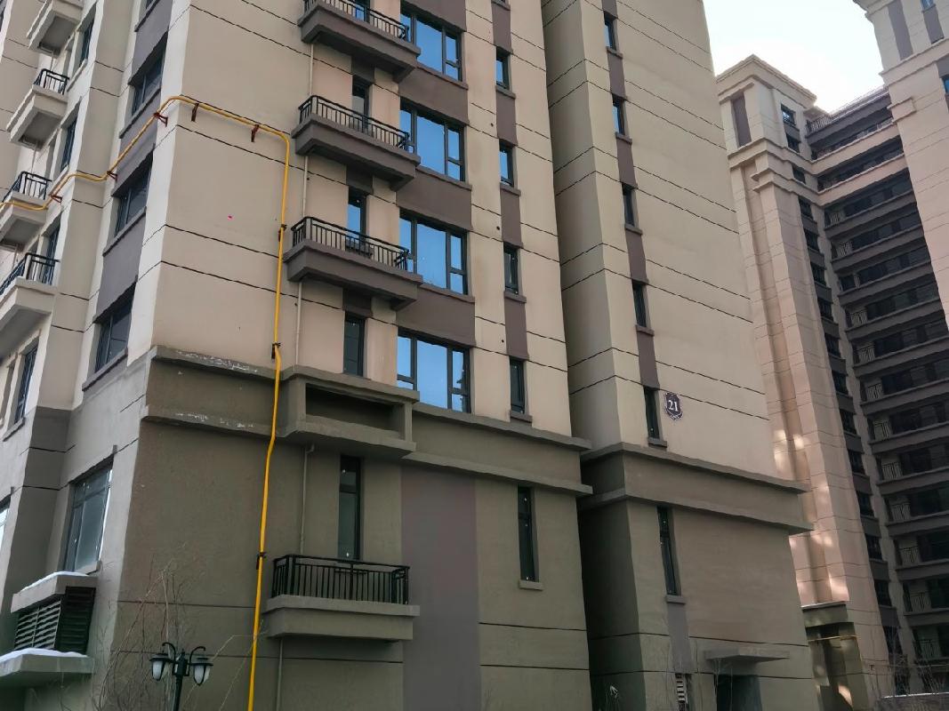 新疆天惠商业管理有限责任公司转让位于乌鲁木齐市高新技术产业开发区（新市区）宁波街99号名门之都小区21#服务型公寓1010、1011、1108-1113、1308-1313室房产（资产包四）