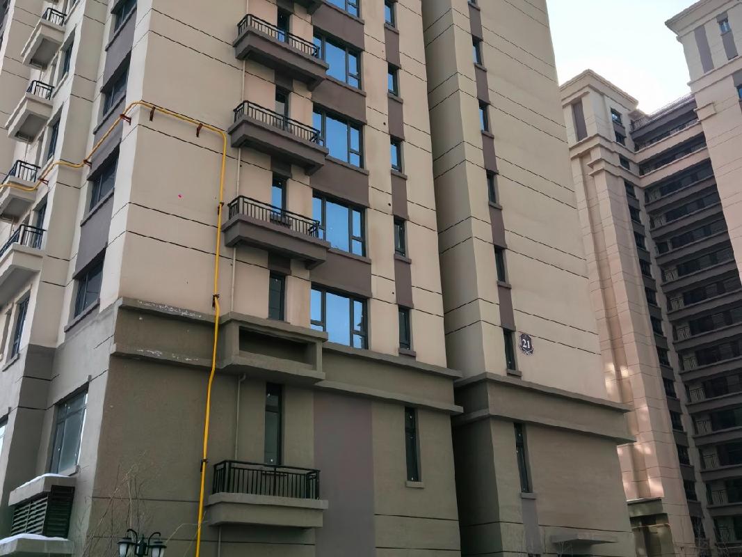新疆天惠商业管理有限责任公司转让位于乌鲁木齐市高新技术产业开发区（新市区）宁波街99号名门之都小区21#服务型公寓1219、1314-1320、1414-1420室房产（资产包一）