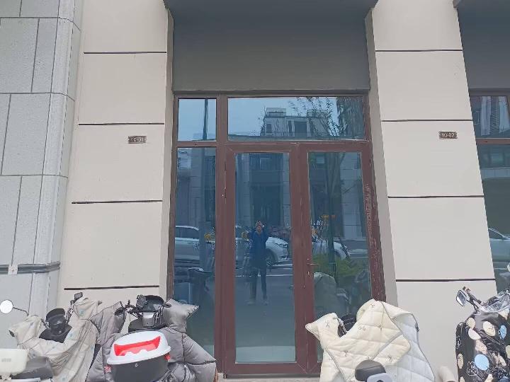 [淮安市]雅居苑10号楼01招租公告