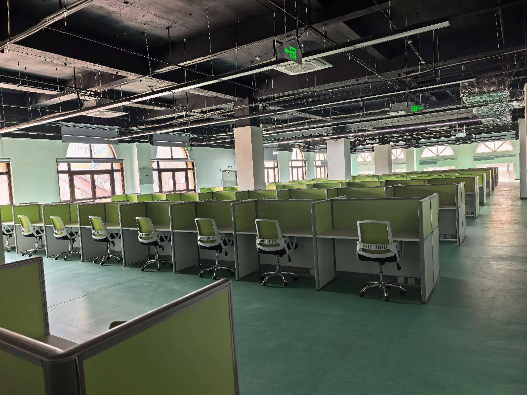 伊犁新丝路之光旅投发展有限公司位于伊宁市重庆路501号中亚之门商业D栋二层整层（合计面积约：5799.45㎡）对外招租