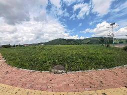 兴安盟阿尔山市口岸开发区两块相连土地伊经十五路西侧地块住宅餐饮用地使用权转让
