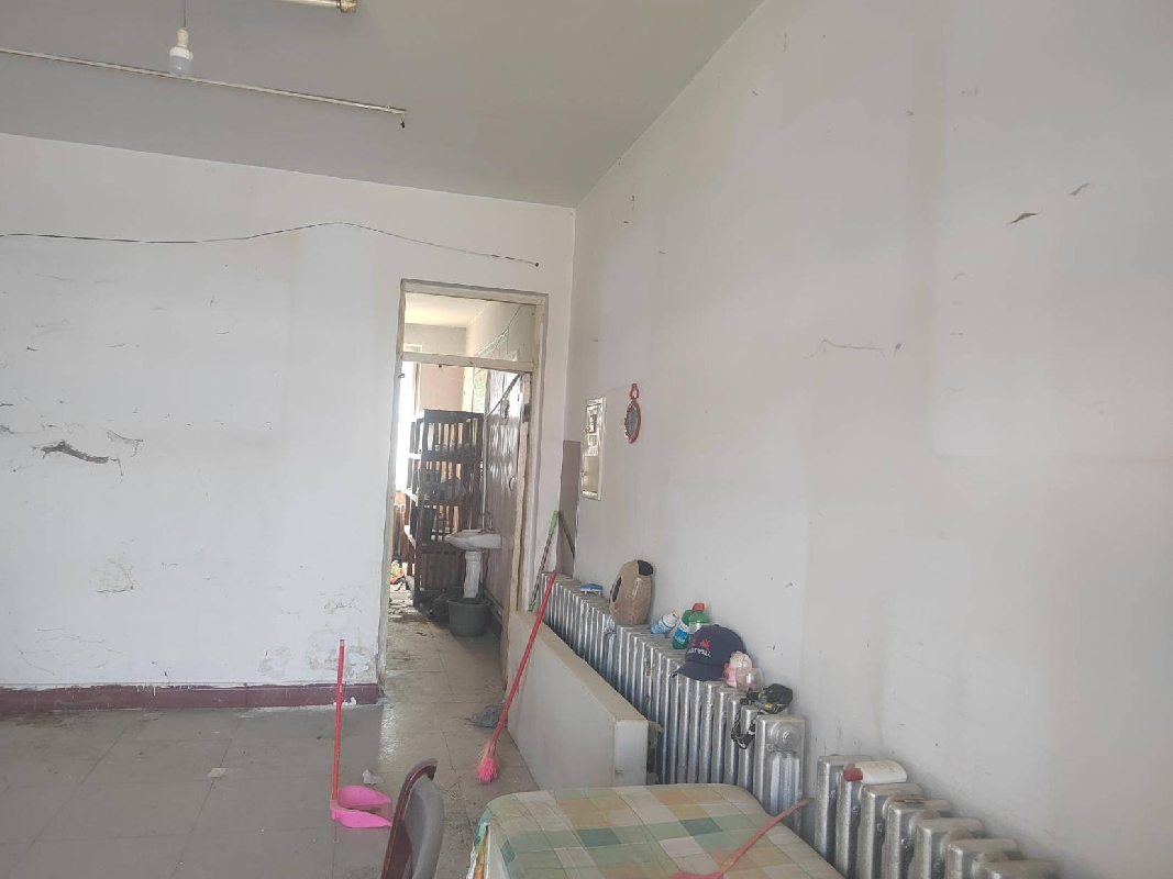 包头市东河区和平路东三区1号楼7号房产公开转让项目