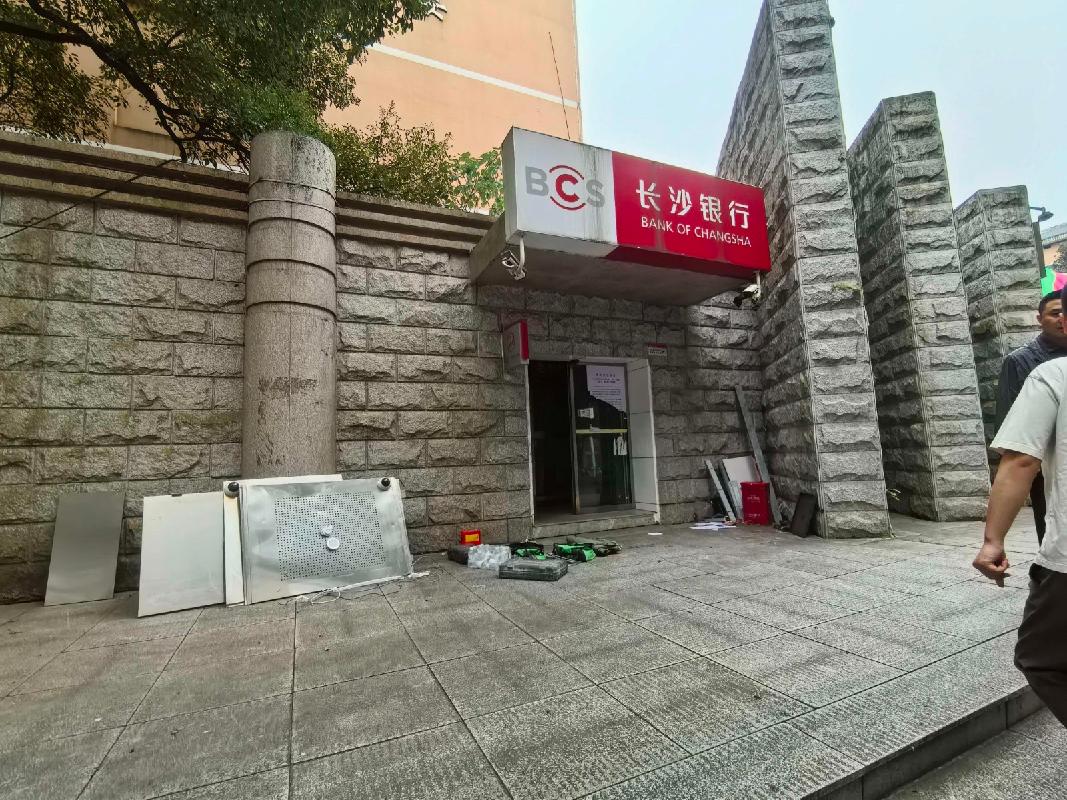 郴州市人民西路、湘南幼专2处门面出租