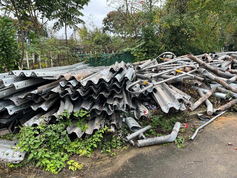 四川高速成都分公司一批废旧物资（桥梁钢管护栏、电脑、打印机、铅酸电池等）转让公告（以百分比挂牌，加价幅度为百分比）