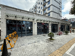 黄山市屯溪区跃进路21号5间门面房出租公告