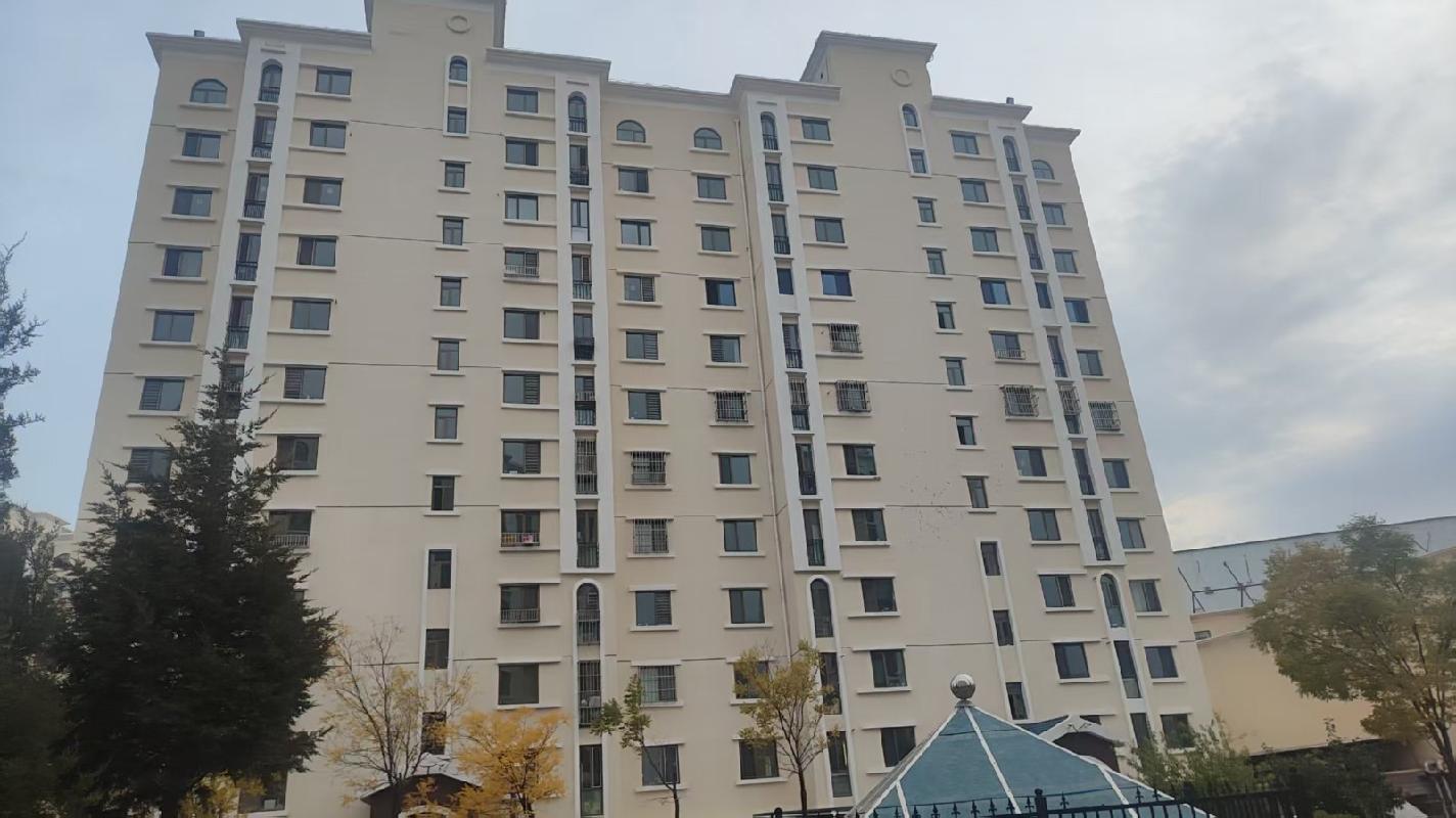 鄂尔多斯市物流园区建设投资有限公司鄂尔多斯空港物流园区祥惠苑小区5套房产分别转让