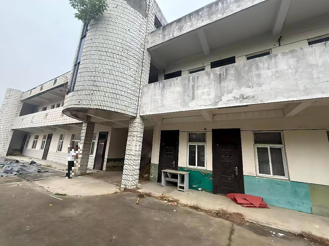 无为市蜀山镇石岗村原河南小学房屋及场地出租公告