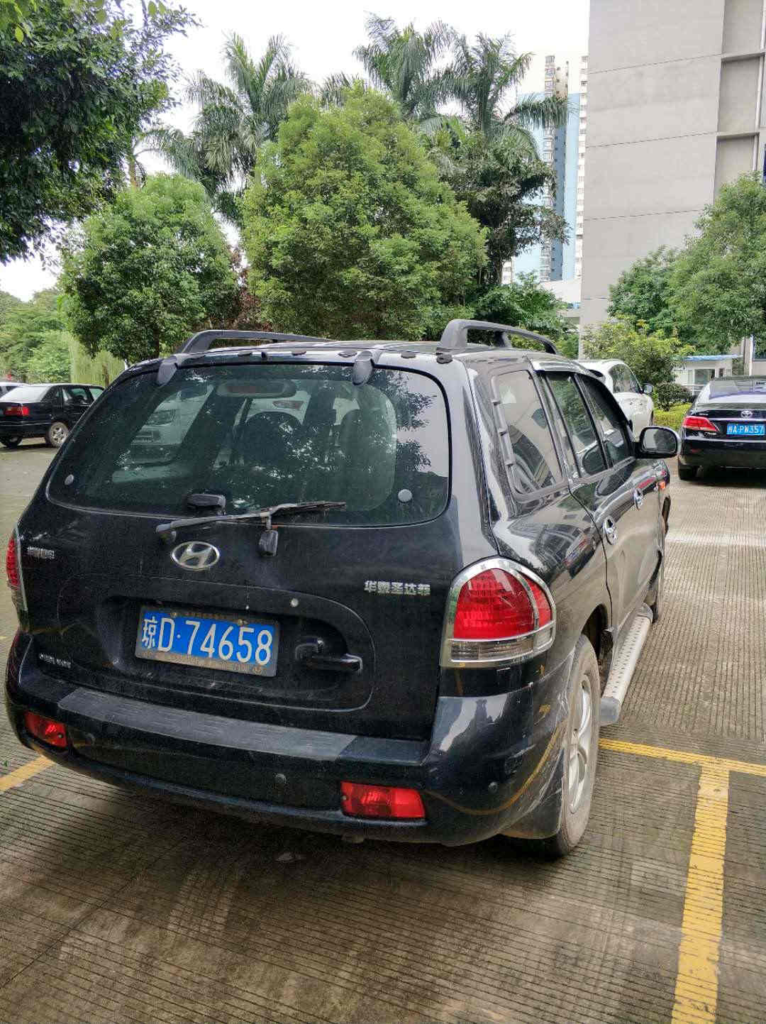 琼D74658华泰圣达菲牌SDH6453M4小型普通客车转让项目公告
